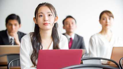 制作を相談・発注する際に必要な手順