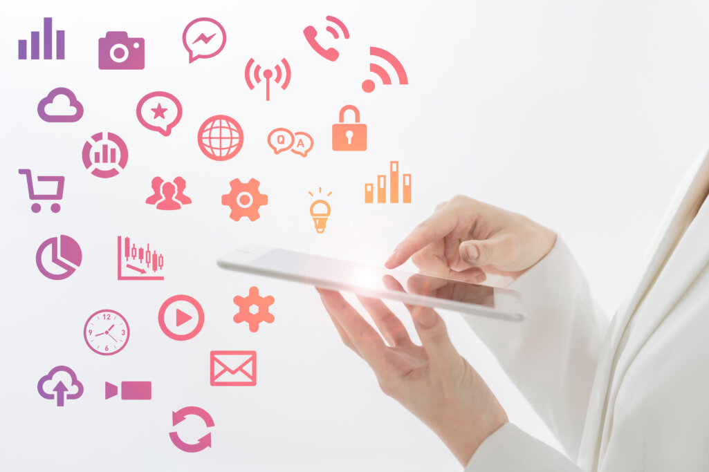 SFAとCRMの具体的な機能