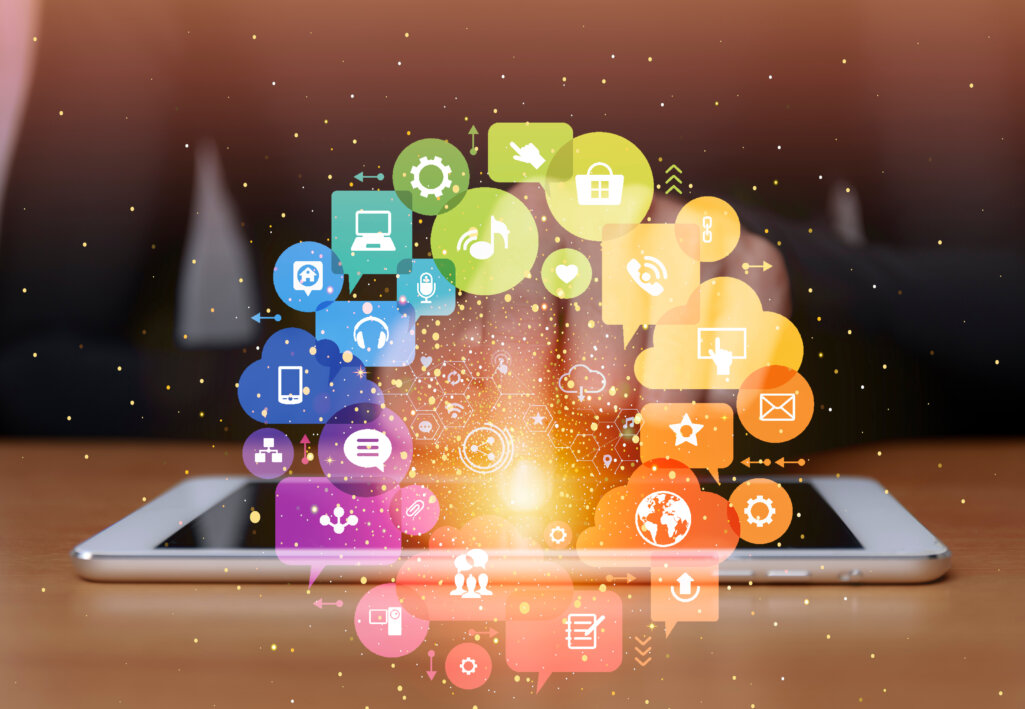 従来のカルーセル広告、他のSNS媒体との違い